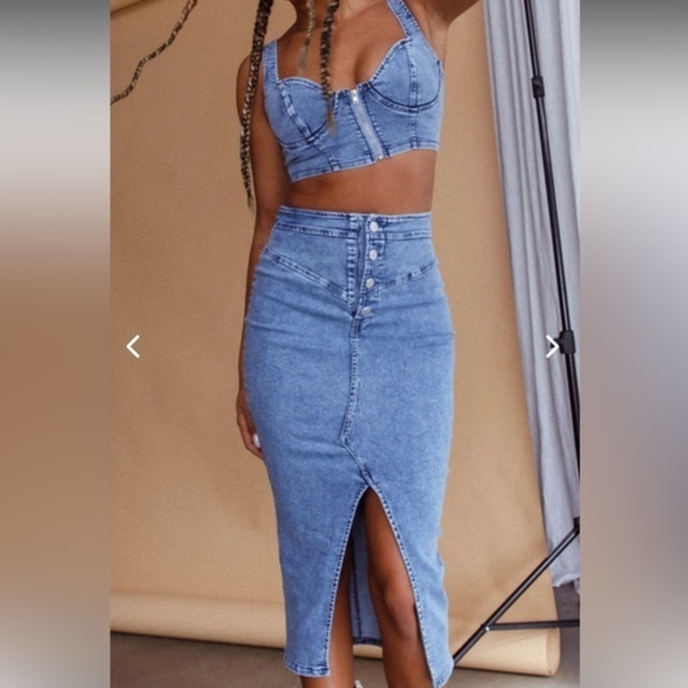 High waisted mid knee stretchy jean skirt and top